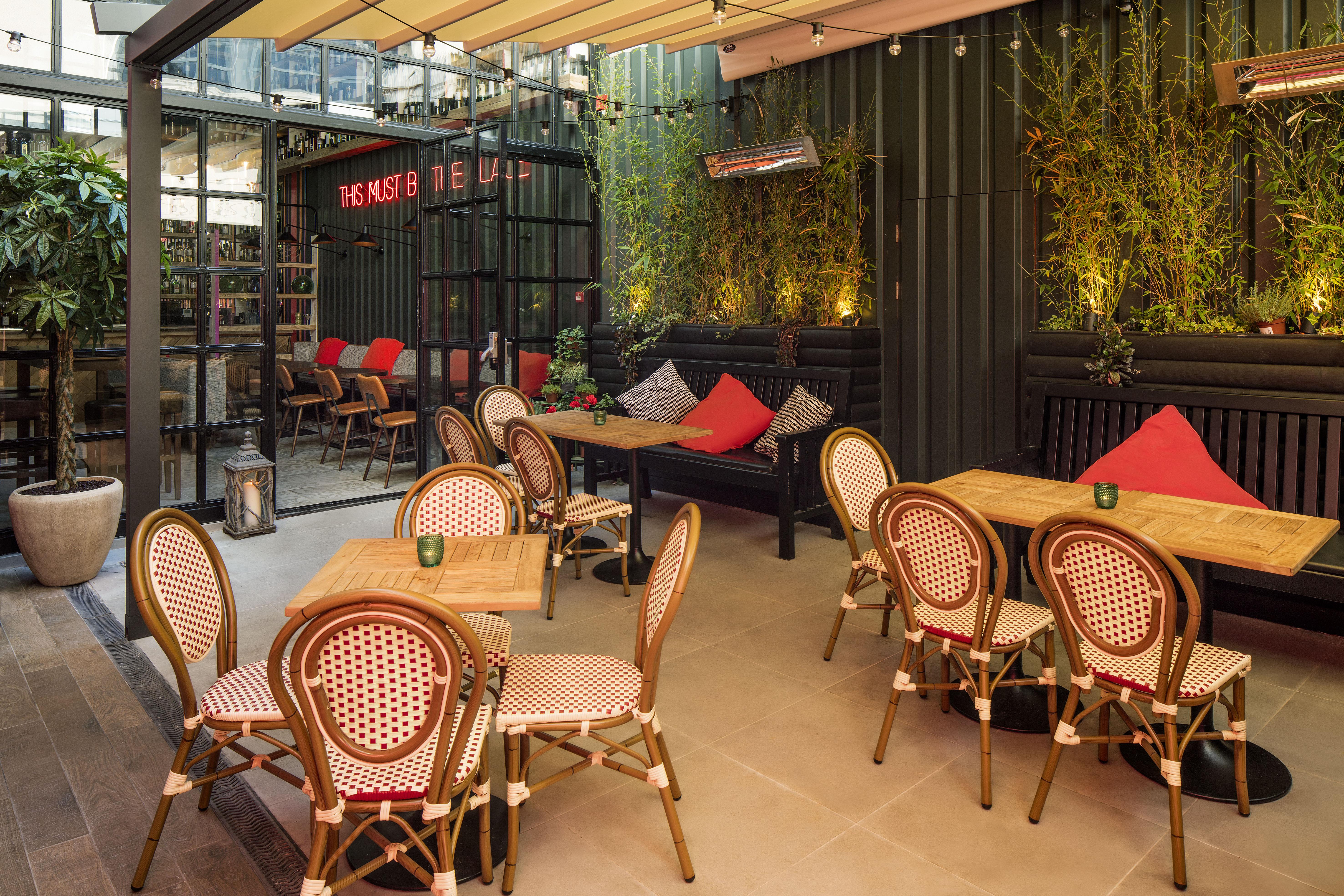 The Address Connolly — Foto’s 1